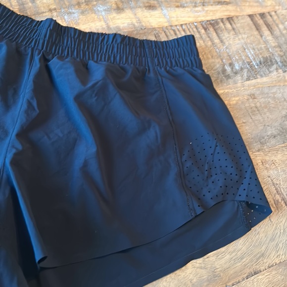 NWOT Athleta 3” Hustle Short - Picture 6 of 9